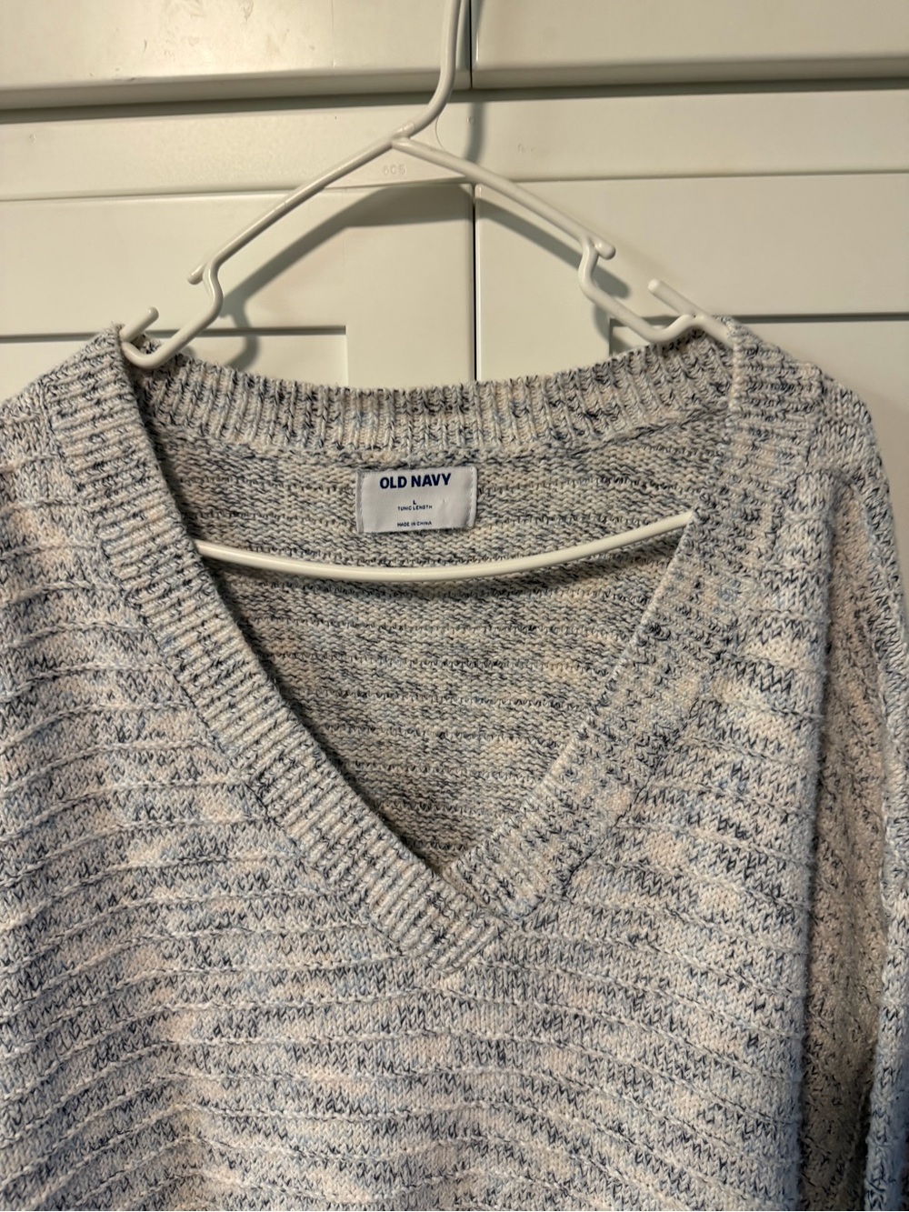 Old Navy Oversized  100% Cotton Cream and Blue Marled V-Neck Pullover Sweater - Picture 3 of 7